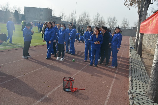 公司組織慶?！叭恕眿D女節(jié)活動(dòng)